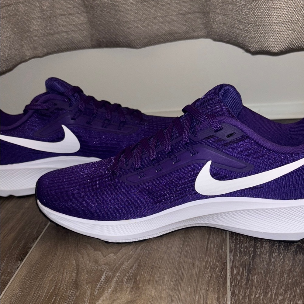 Nike Purple and White Athletic Shoes with Cushioned Midsole